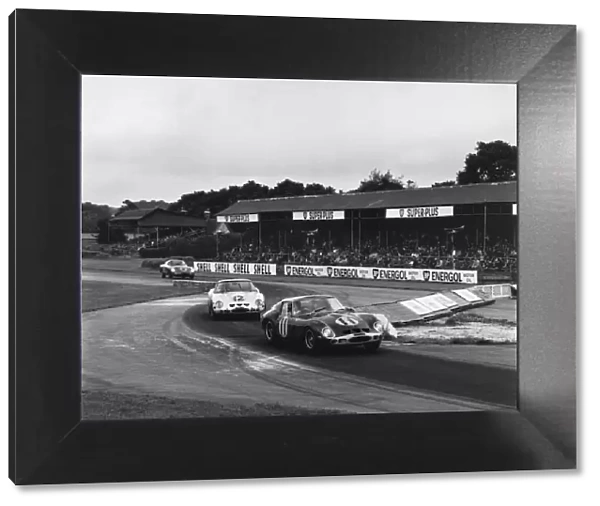 1963 Tourist Trophy: Graham Hill, Ferrari 250GTO, 1st position, leads Mike Parkes, Ferrari 250 GTO, 2nd position and Innes Ireland, Aston Martin DP214