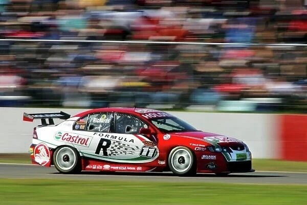 05av803. Steven Richards (AUS) Castrol Holden Commodore claimed his first win for 5 years.