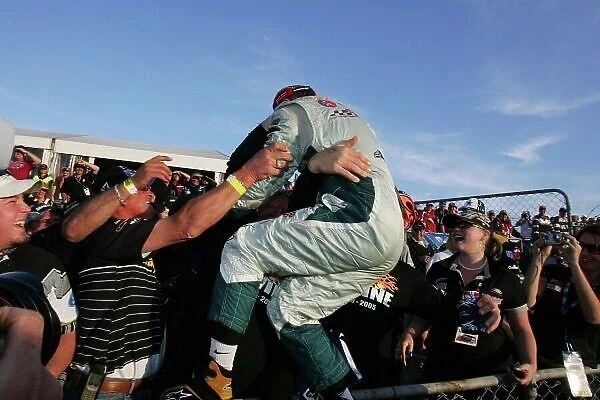 05av808. Russell Ingall (AUS) SBR Ford Falcon celebrates his win with fans.
