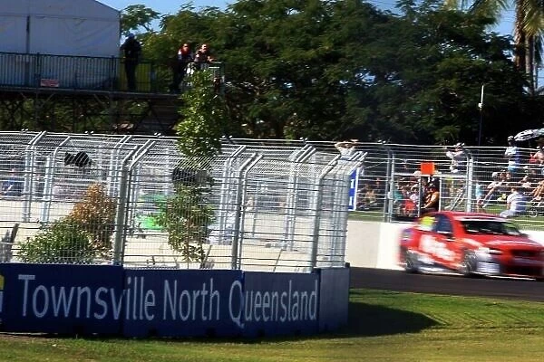 09av806. The sign proclaims the arrival of racing in Townsville in North Queensland.