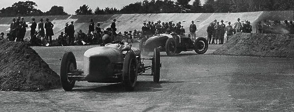1926 British Grand Prix. Brooklands, Great Britain. 7th August 1926. Albert Divo (Talbot 700), retired, leads Robert Benoist  /  Andre Dubonnet (Delage 155B), 3rd position, action. World Copyright: LAT Photographic