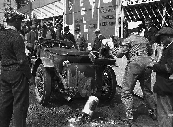 1928 Le Mans 24 hours. Le Mans, France: Woolf Barnato  /  Bernard Rubin, 1st position, pit stop action