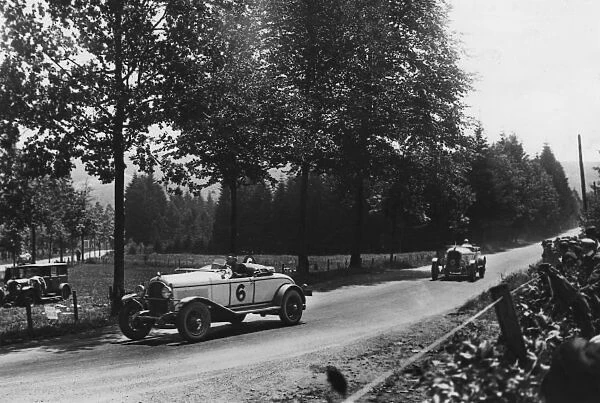 1928 Spa 24 hours. Spa-Francorchamps, Belgium: Cyril de Vere  /  Marcel Mongin, 2nd position, leads Zehender  /  Ledure, 3rd position, action