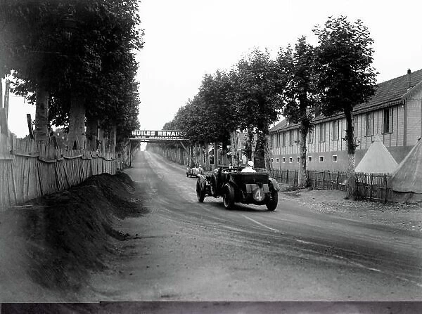 1930 Le Mans 24 hours. Le Mans, France. 21st - 22nd June 1930. Woolf Barnato / Glen Kidston, (Bentley Speed Six), 1st position, action. World Copyright: LAT Photographic. ref