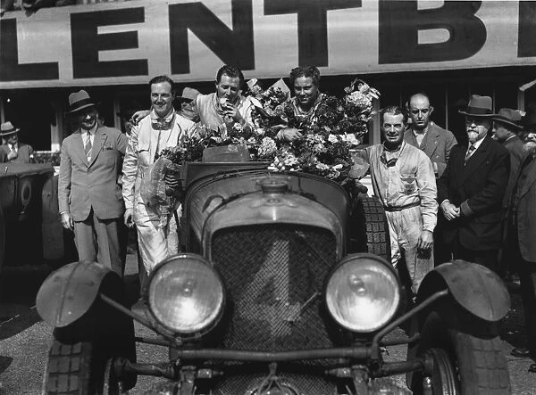 1930 Le Mans 24 hours: Woolf Barnato  /  Glen Kidston, 1st position, with 2nd placed drivers Richard Watney and Frank Clement on either side, portrait