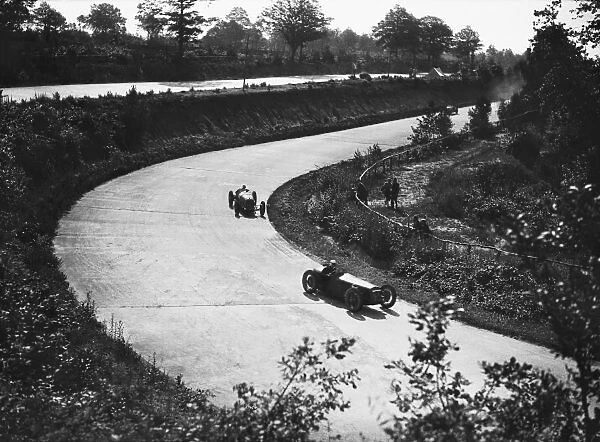1931 French Grand Prix: W. B. Scott  /  S. Armstrong-Payne, Delage 15S8, leads Luigi Fagioli  /  Ernesto Maserati, Maserati 26M, action