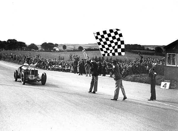 1933 Tourist Trophy: Tazio Nuvolari, 1st position