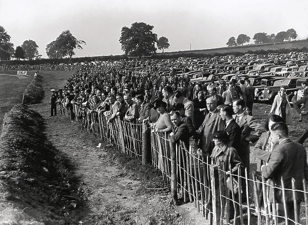 1937 Donington Grand Prix. Donington Park, Great Britain. 2 October 1937. The crowd before the start, atmosphere. World Copyright: LAT Photographic Ref: C12002