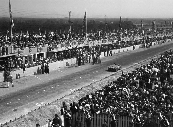 1949 Le Mans Negative number: 49  /  16 #1 World Copyright: LAT Photographic