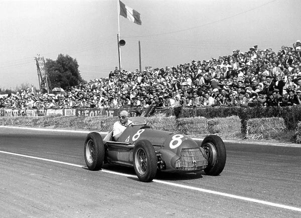 1951 French Grand Prix: Race winner Juan Manuel Fangio, action