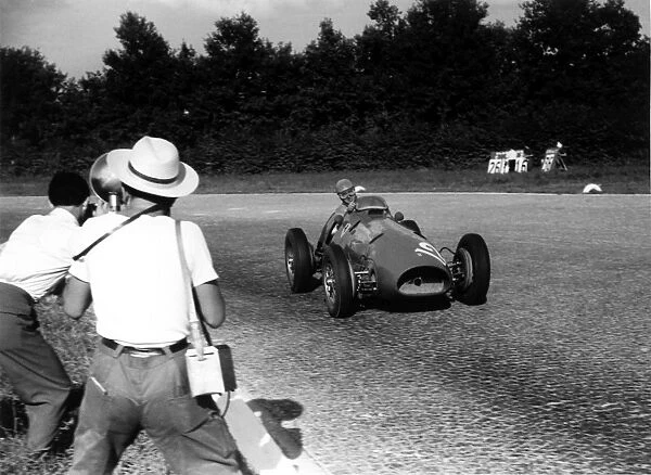 1952 Italian Grand Prix, Monza. Ferrari├òs first World: Ferraris first World Champion Alberto Ascari winning at home