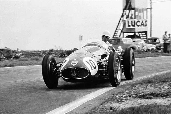 1954 BARC F1 race - Roy Salvadori: Roy Salvadori, Maserati 250F, 2nd position, action