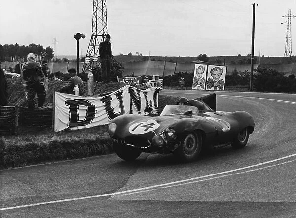 1954 Le Mans 24 hours: Duncan Hamilton  /  Tony Rolt, 2nd position, action