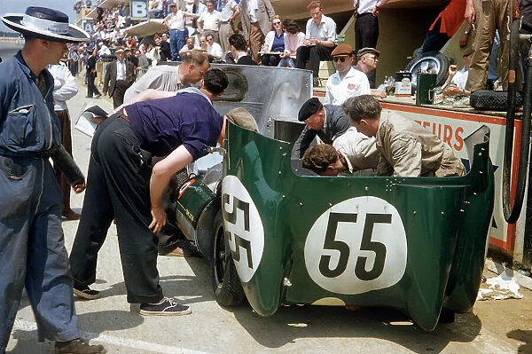 1957 Le Mans 24 hours: Cliff Allison  /  Keith Hall, 14th position and winner of the Index of Performance, in the pits