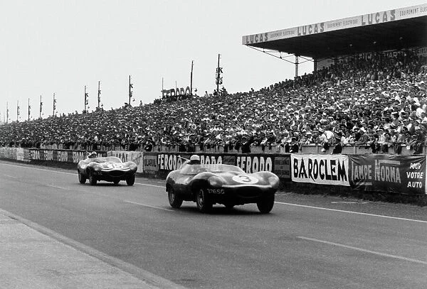1957 Le Mans 24 hours: Ron Flockhart  /  Ivor Bueb, 1st position, leads Ninian Sanderson  /  Jock Lawrence, 2nd position, action