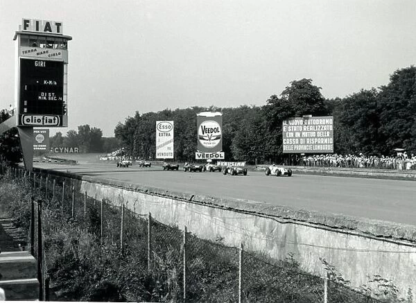 1957 USAC Monza 500. Monza, Italy. Start of the race that ran anti-clockwise