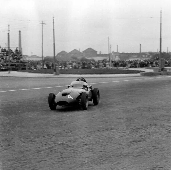 1958 Portuguese Grand Prix. Ref-2408. World ©LAT Photographic