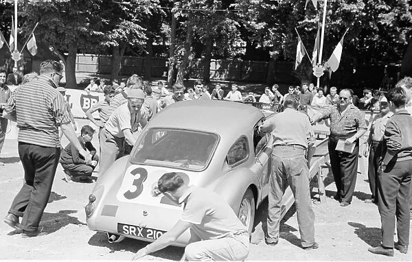 1960 Le Mans 24 hours: Ted Lund  /  Colin Escott, 12th position