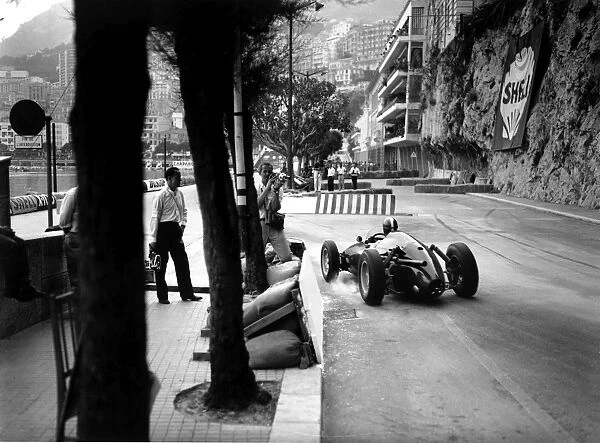 1960 Monaco Grand Prix: Dan Gurney, retired, action