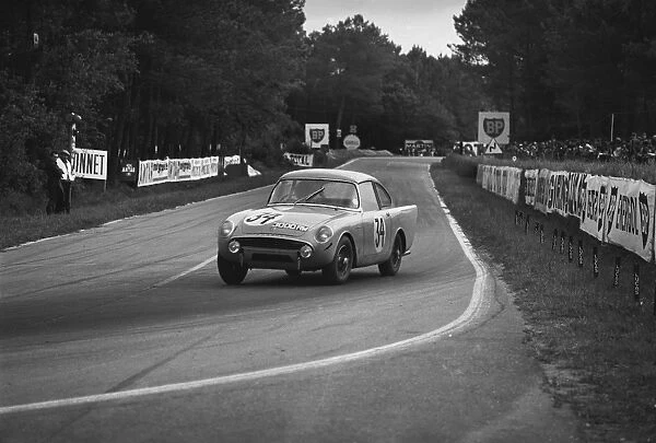 1961 Le Mans 24 hours: Peter Harper  /  Peter Proctor, 16th position, action