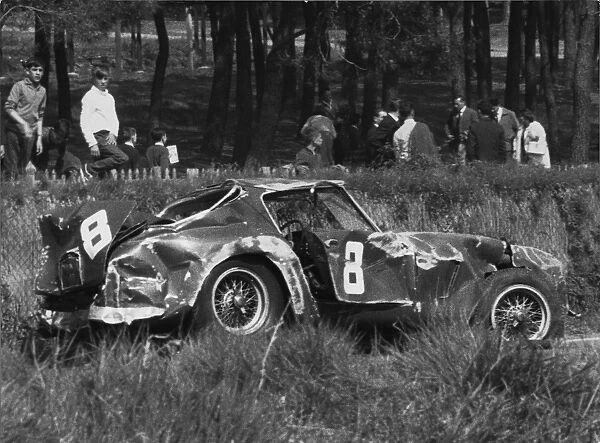 1961 Le Mans Test Weekend: Fernand Tavano  /  Mike Parkes  /  Jo Schlesser, crashed on Sunday by Schlesser