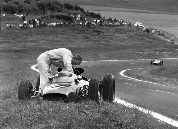 1963 French Grand Prix - John Surtees: John Surtees, Ferrari Dino 156, retired, action