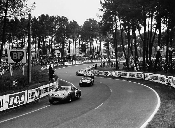 1963 Le Mans 24 Hours: Phil Hill  /  Lucien Bianchi, retired, action