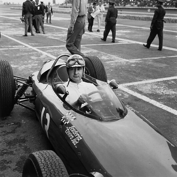 1963 Mexican Grand Prix - Moses Solana: Moses Solana, 11th position retired, portrait