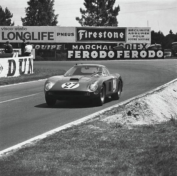 1964 Le Mans 24 Hours. Le Mans, France. 20th - 21st June 1964. Fernand Tavano / Bob Grossman (Ferrari 250 GTO), 9th position, action. World Copyright: LAT Photographic. Ref: 25053