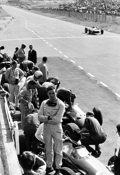 1965 Dutch Grand Prix: Jim Clark, Lotus 33-Climax, 1st position, in the pits, portrait