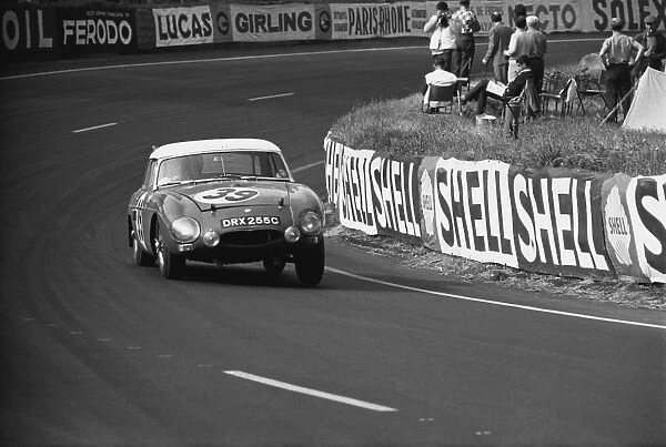 1965 Le Mans 24 Hours: Paddy Hopkirk  /  Andrew Hedges, 11th position, action