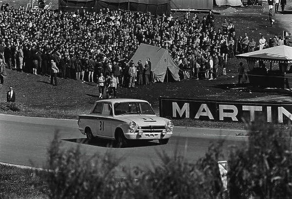 1965 Spa 24 hours. Spa-Francorchamps, Belgium. 24th - 25th July 1965. Williams  /  Bill Allen  /  Ted Lund (Ford Lotus Cortina), 19th position, action. World Copyright: LAT Photographic. Ref: L65 - 382 - 33