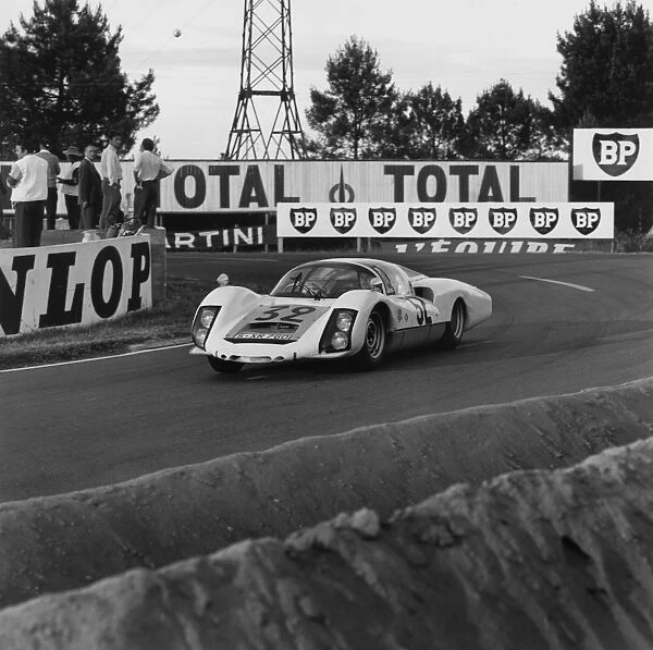 1966 Le Mans 24 hours: Udo Schutz  /  Piet de Klerk, 6th position, action