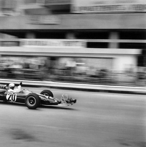 1966 Monaco Grand Prix. Monte Carlo, Monaco. 22 May 1966. Phil Hill, Lotus 25-Climax, did not start, in the camera car for 'Grand Prix', action. World Copyright: LAT Photographic Ref: 34126