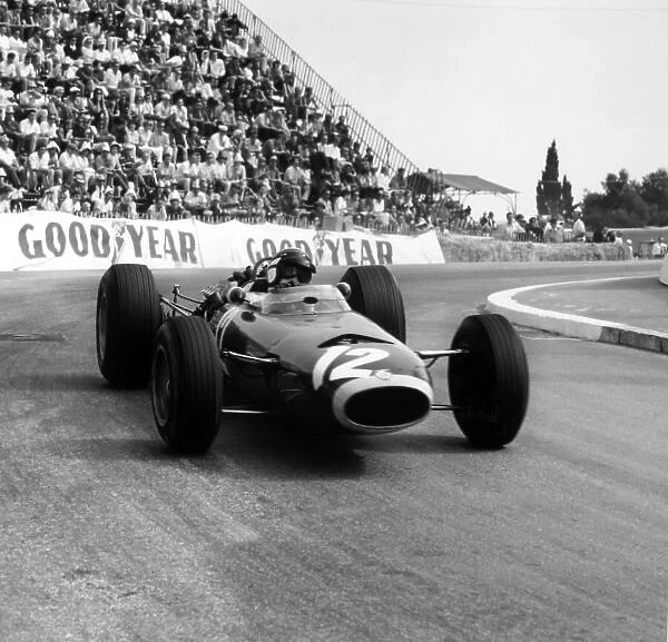 1966 Monaco Grand Prix. Monte Carlo, Monaco. 22 May 1966. Jackie Stewart, BRM P261, 1st position, action. World Copyright: LAT Photographic Ref: 34099