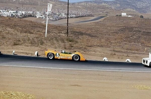 1967 Can-Am Challenge Cup. CanAm race. Riverside, California, United States (USA). 29 October 1967. Denny Hulme (McLaren M6A-Chevrolet), retired. World Copyright: LAT Photographic Ref: 35mm transparency 67CANAM09