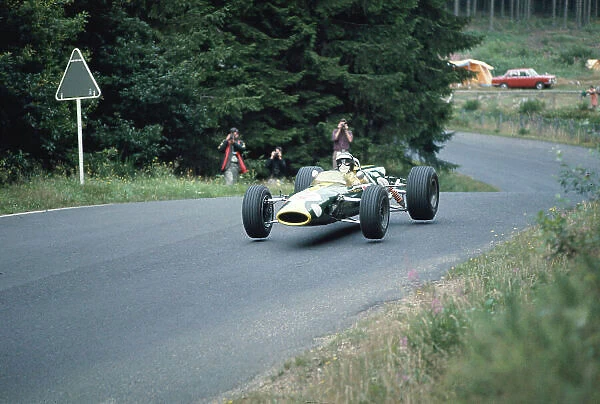 1967 German Grand Prix F2 Class. Nurburgring, Germany. 4-6 August 1967. Jackie Oliver (Lotus 48 Ford) 5th position. Ref-67 GER 06. World Copyright - LAT Photographic