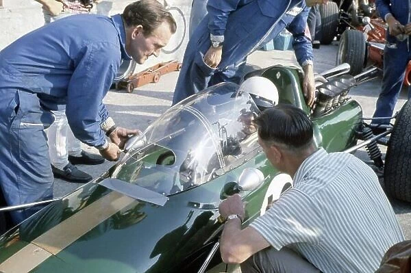 1967 Italian Grand Prix. Monza, Italy. 8-10 September 1967. Jack Brabham (Brabham BT24-Repco) with an experimental all-enclosing windscreen in practice. He finished in 2nd position