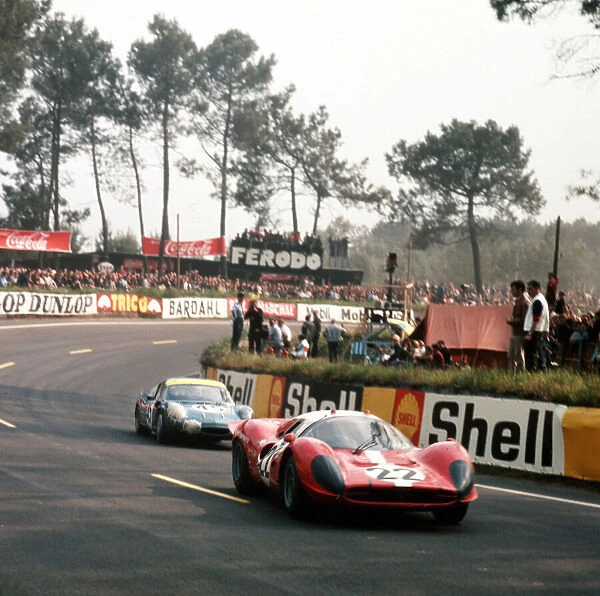 1967 LE MANS 24 HOURS Guichet  /  Muller leads Vinatier jr  /  Bianchi Le Mans, France