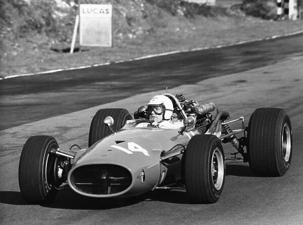 1967 Race of Champions. Brands Hatch, Great Britain. 12th March 1967. Guy Ligier (Cooper T81 Maserati), 16th position, action. World Copyright: LAT Photographic. Ref: B  /  W Print