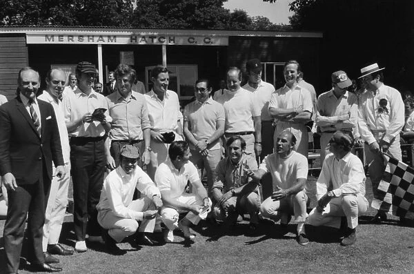 1968 British Grand Prix Cricket Match: The team for the traditional post-GP cricket match, back row, left-to-right: Les Leston, Richard Attwood