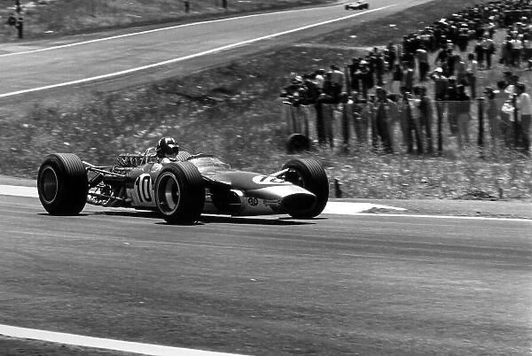 1968 Spanish Grand Prix. Jarama, Spain. 12 May 1968. Graham Hill, Lotus 49-Ford, 1st position, action. World Copyright: LAT Photographic Ref: 1987 #2