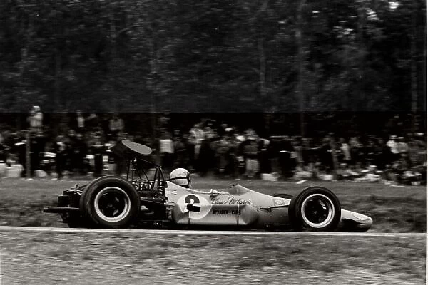 1968 United States Grand Prix. Watkins Glen, United States. 6 October 1968. Bruce McLaren, McLaren M7A-Ford, 6th position, action. World Copyright: LAT Photographic Ref: b&w print
