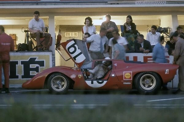 1969 Le Mans 24 hours: Chris Amon  /  Peter Schetty, retired. Pitstop