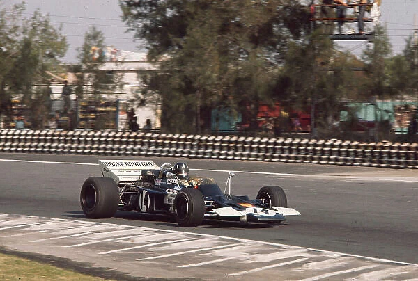 1970 Mexican Grand Prix. Mexico City, Mexico. 23-25 October 1970. Graham Hill (Walker Racing / Lotus 72C Ford). Ref-70 MEX 07. World Copyright - LAT Photographic