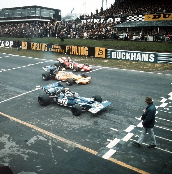 1971 Race of Champions: Jackie Stewart, Denny Hulme and Clay Regazzoni line up on the grid. Regazzoni finished in 1st position