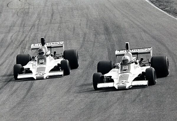 1975 Dutch Grand Prix: Tony Brise 7th position and Alan Jones 13th position, action