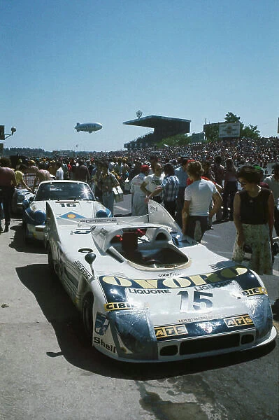 1975 Le Mans 24 hours. Le Mans, France. 14 - 15 June 1975. Reinhold Joest  /  Jurgen Barth  /  Mario Casoni (Porsche 908 / 3LH), 4th position, pit stop action. World Copyright: LAT Photographic. Ref: S12_10
