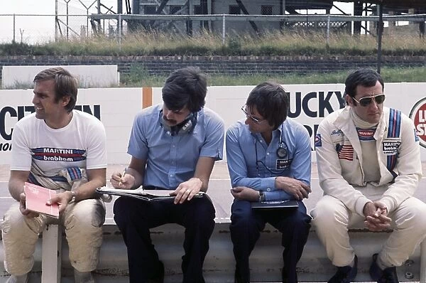 1976 South African Grand Prix - The Brabham Team: Brabham team owner Bernnie Ecclestone with designer Gordon Murray and drivers Carlos Reutemann