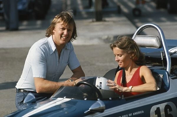1976 United States Grand Prix West - Ronnie Peterson: Ronnie Peterson, retired, with wife Barbro, portrait